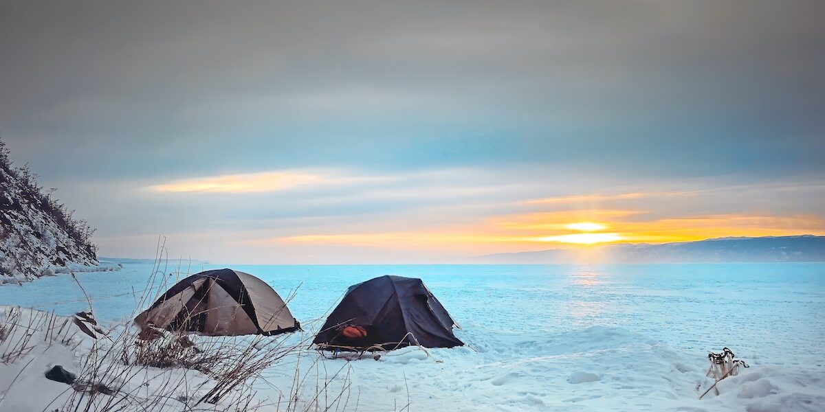 Wie isoliert man ein Zelt für Wintercamping?